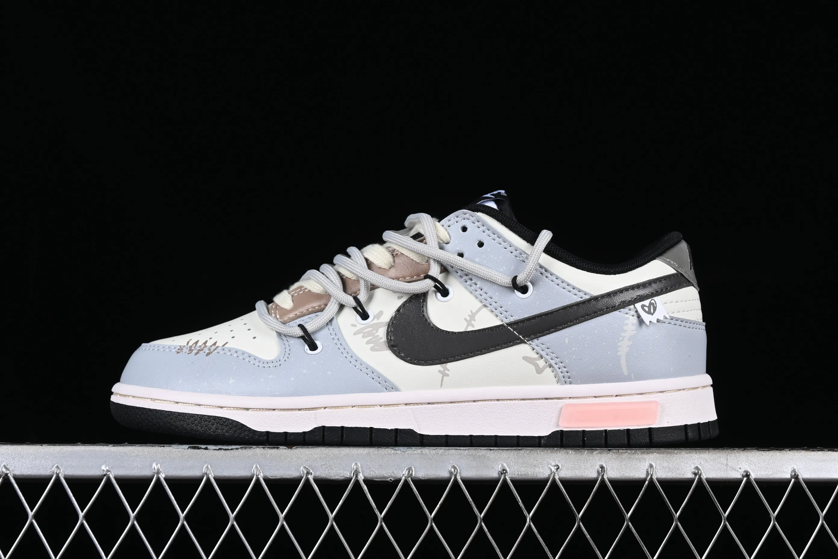All Categories Nk SB Dunk Series Nk SB Dunk Low Low-top sneakers Nk Dunk Low Panda Prank-Ashes Orange Mocha SB strap low-top casual sneakers DD1391-100